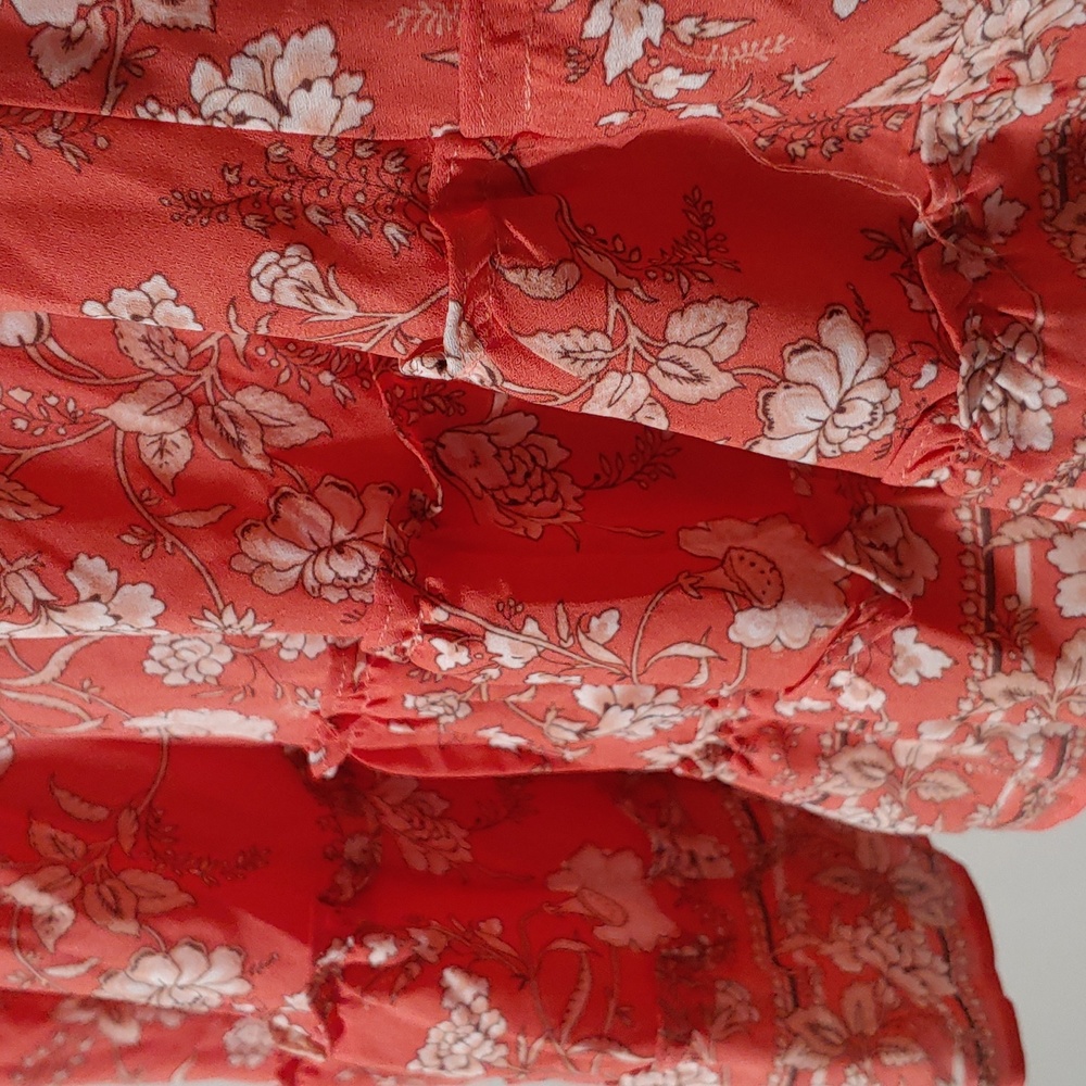 Max Studio Skirt Size: M✨️ Moving end of January 2025! Everything must go✨️
